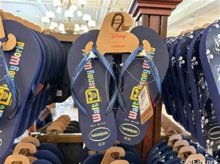 Are flip flops allowed at Disney World?