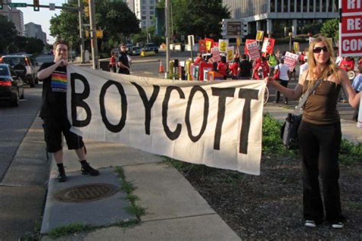 Are group boycotts per se illegal?