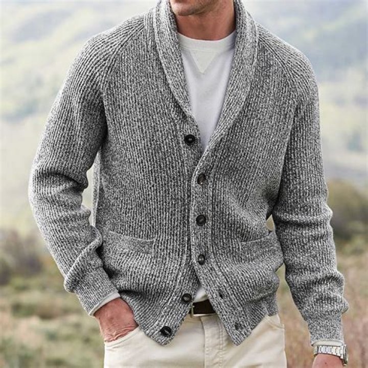 Are wool sweaters warmer than cotton?