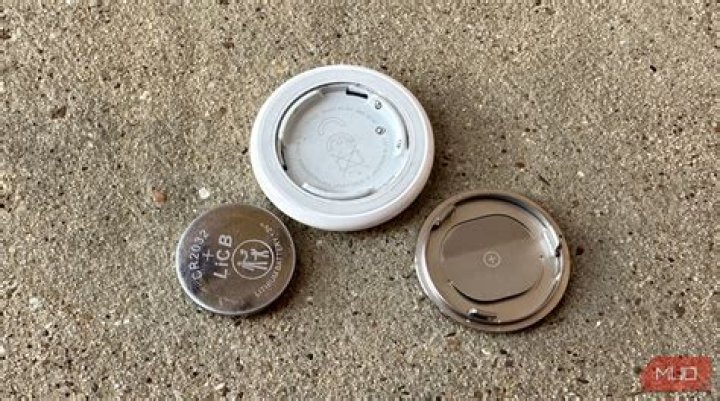 Can AirTag battery be replaced?