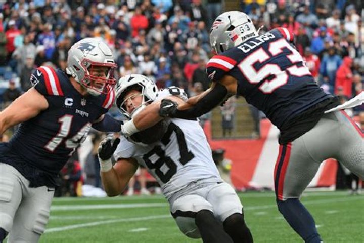 Can Chargers make playoffs if they lose to Raiders?