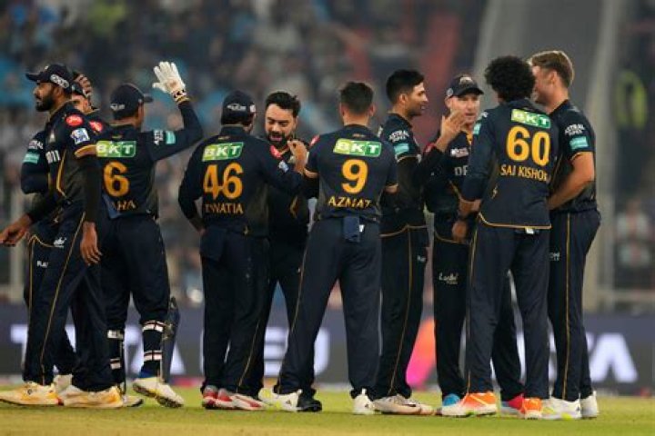 Can Gujarat Titans qualify for playoffs?