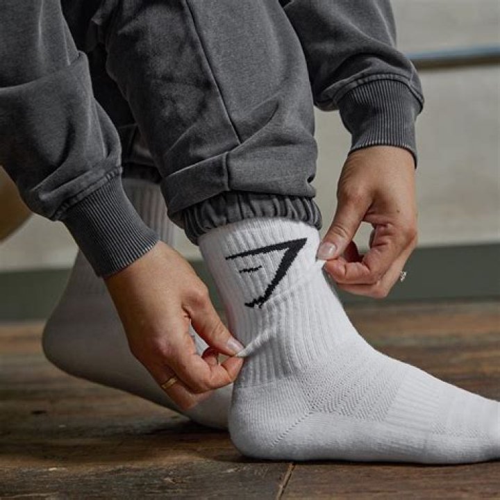 Can I wear crew socks with a suit?