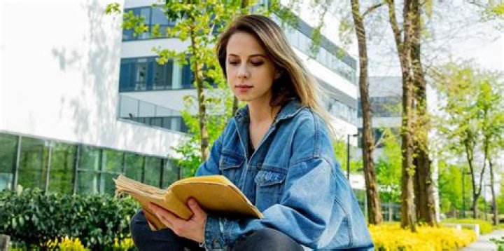 Can I work 24 hours as a student in Canada?