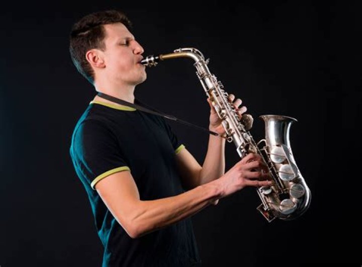 Can saxophone players play clarinet?
