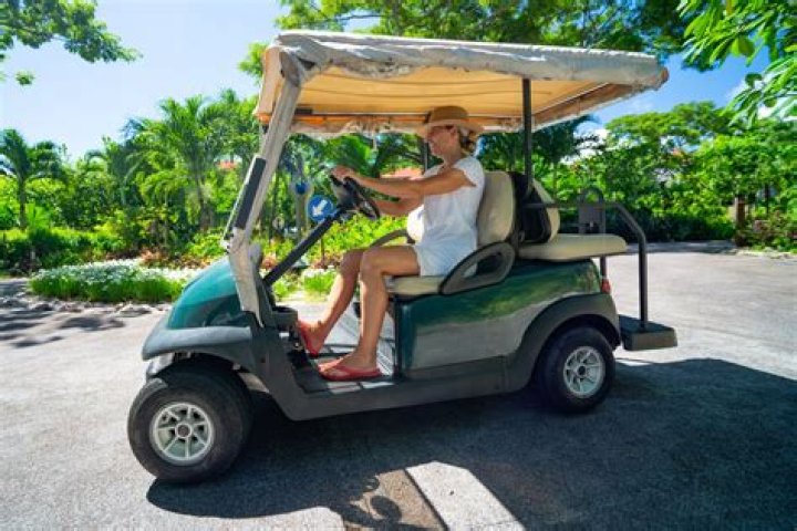 Can you drive a golf cart on the street in Florida?