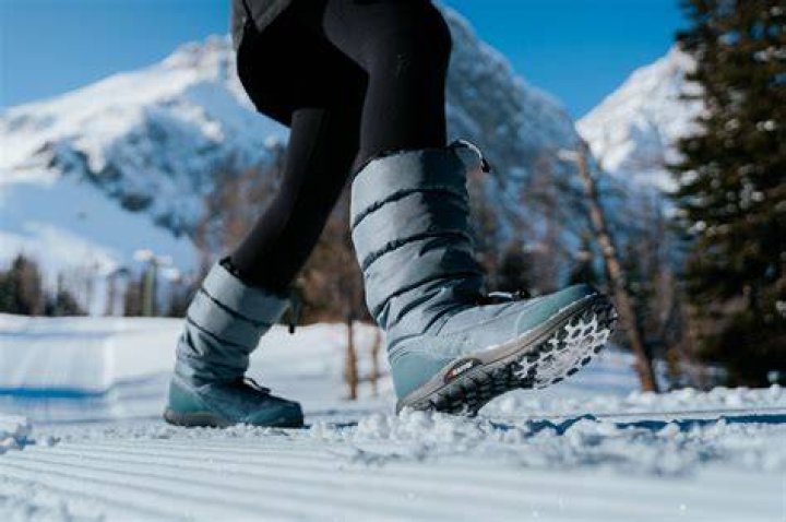 Can you wear normal boots in snow?