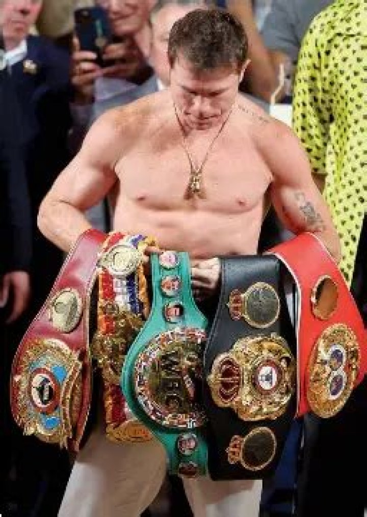Do boxers keep their belts after losing?