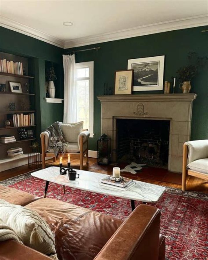 Do dark walls make a room hotter?