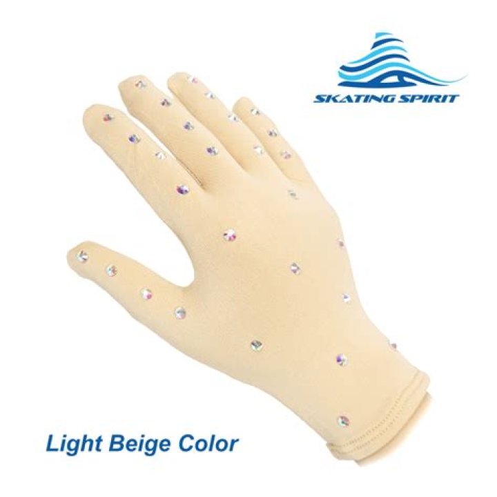 Do ice skaters wear gloves?