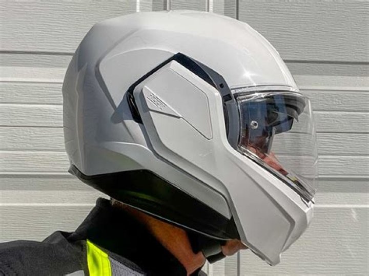 Do motorcycle helmets expand?