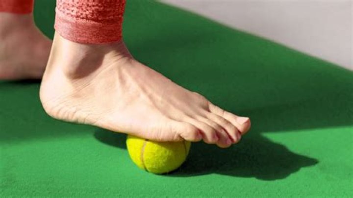 Do people run on the balls of their feet?