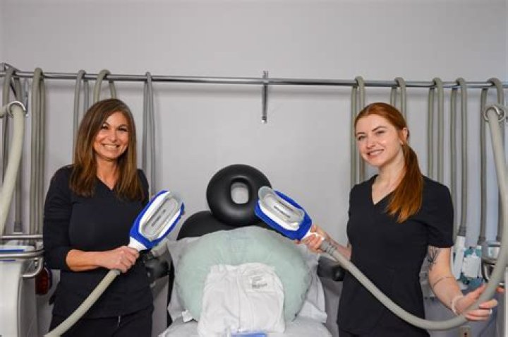 Does CoolSculpting tighten loose skin?