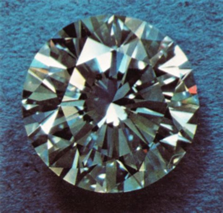 Does James Allen sell moissanite?