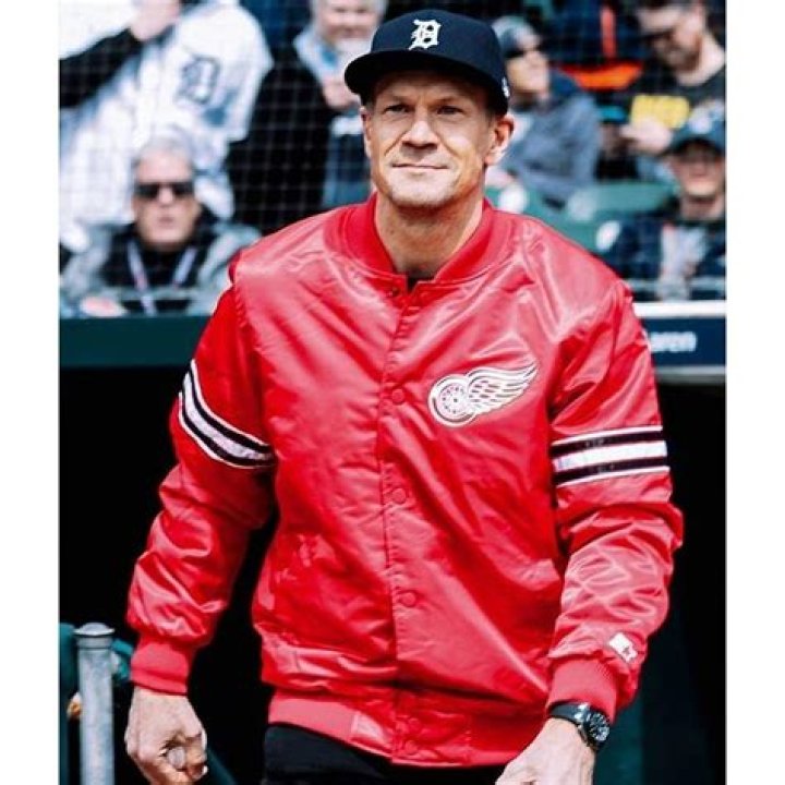 Does Nicklas Lidstrom son play for Red Wings?