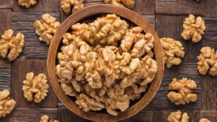 Does soaking walnuts remove nutrients?