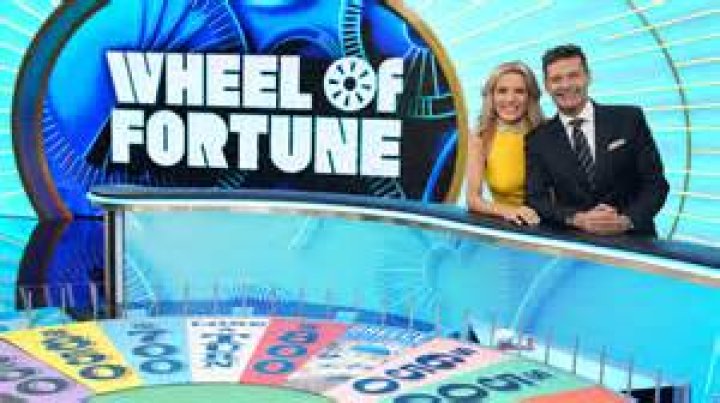 Does Wheel of Fortune have a live audience 2021?