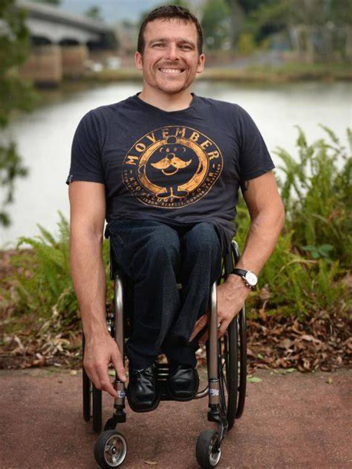 How did Kurt Fearnley become disabled?
