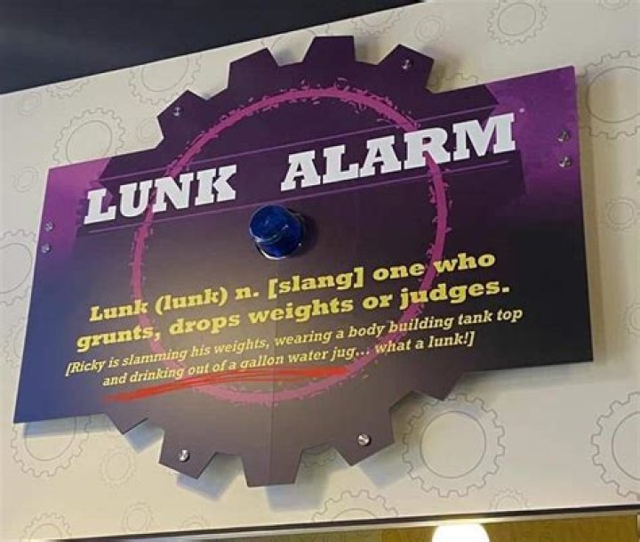 How do I make my lunk alarm go off?