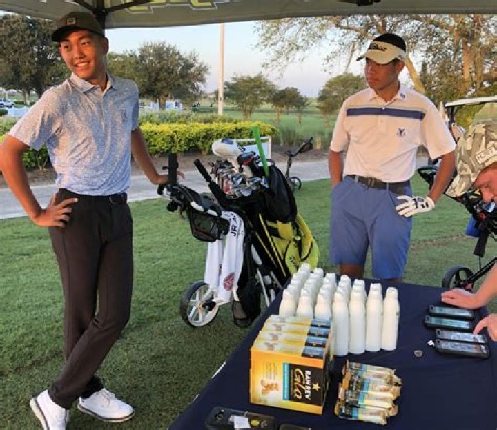 How do you encourage junior golfers?