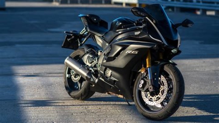 How fast is a 2020 Yamaha R6?