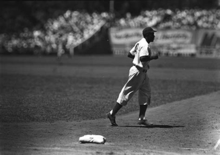 How many bases did Jackie Robinson steal?
