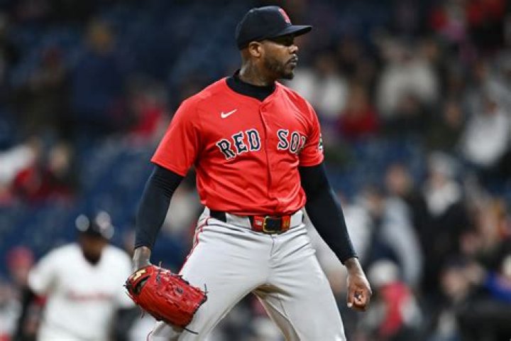 How many pitches did Chapman throw last night?