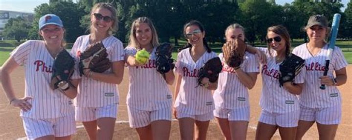How much do Phillies ballgirls make?