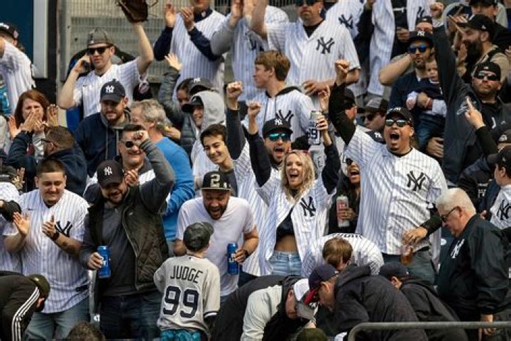 How much do Yankees make per game?