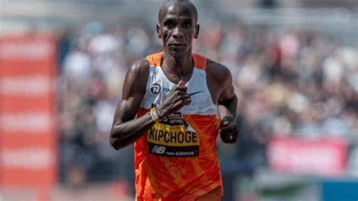 How much does Eliud Kipchoge run everyday?