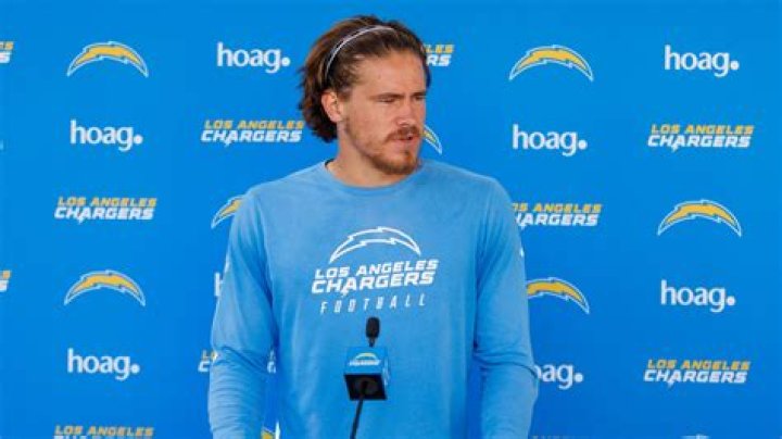 How much does Justin Herbert make?