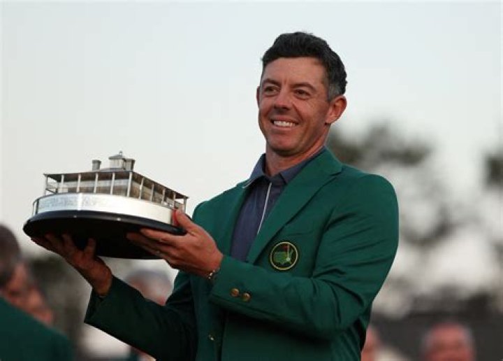 How much is the purse for the Masters 2022?