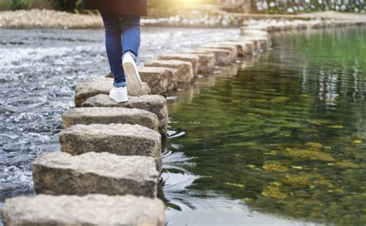 How soon can you walk on tile after mortar?