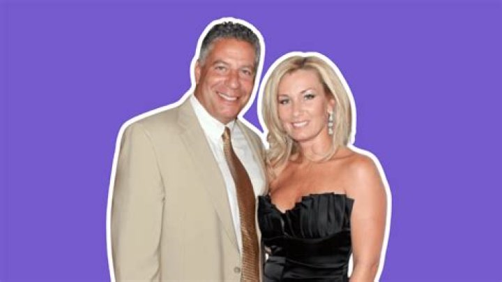Is Bruce Pearl married?