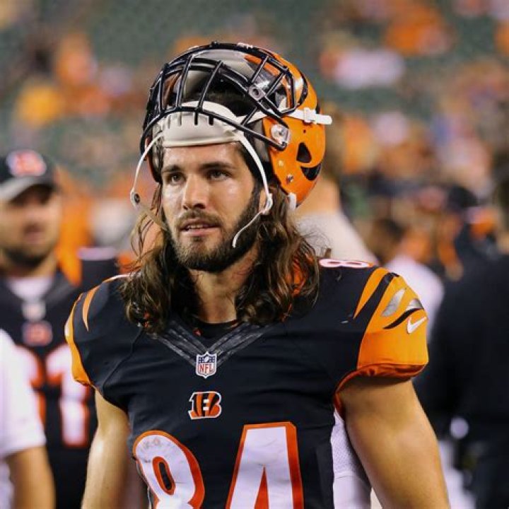 Is Jake Kumerow a free agent?
