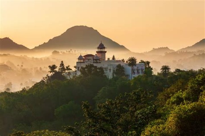 Is Mount Abu in Gujarat?