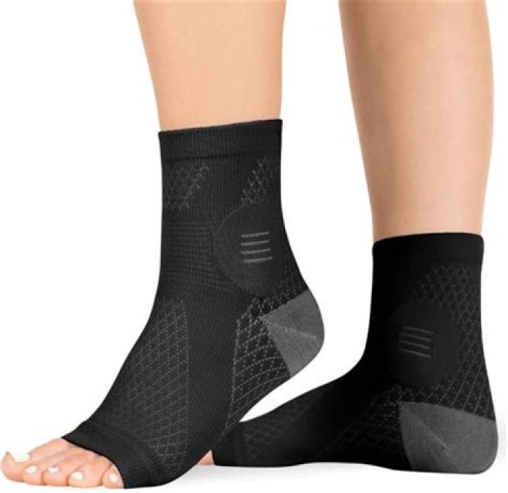 Should you wear compression socks to bed with neuropathy?