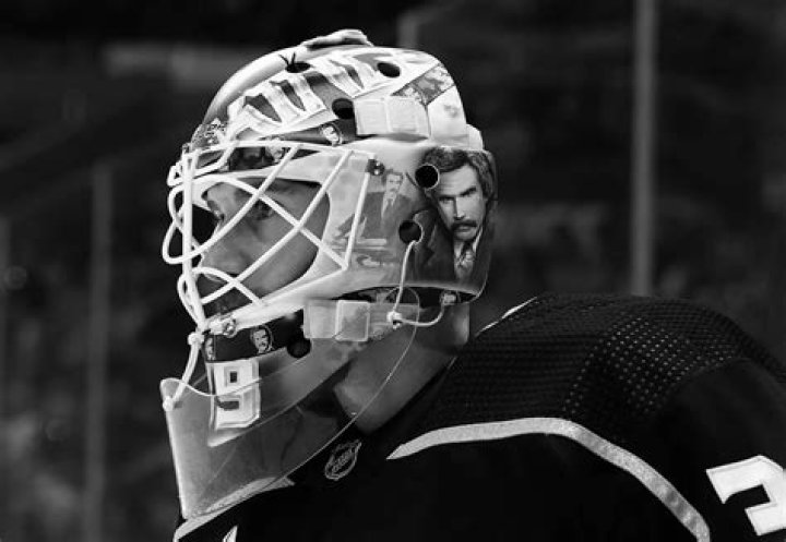 What does an apple mean in hockey?