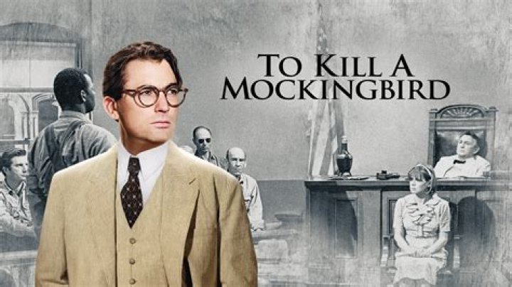 What does Mockingbird do in Marvel?