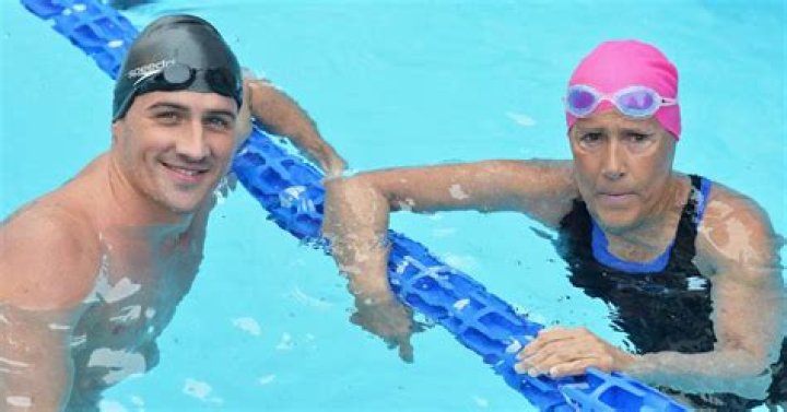 What does scratch mean in swimming?