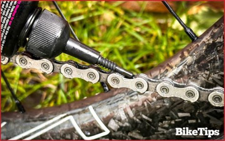 What is bike chain degreaser?