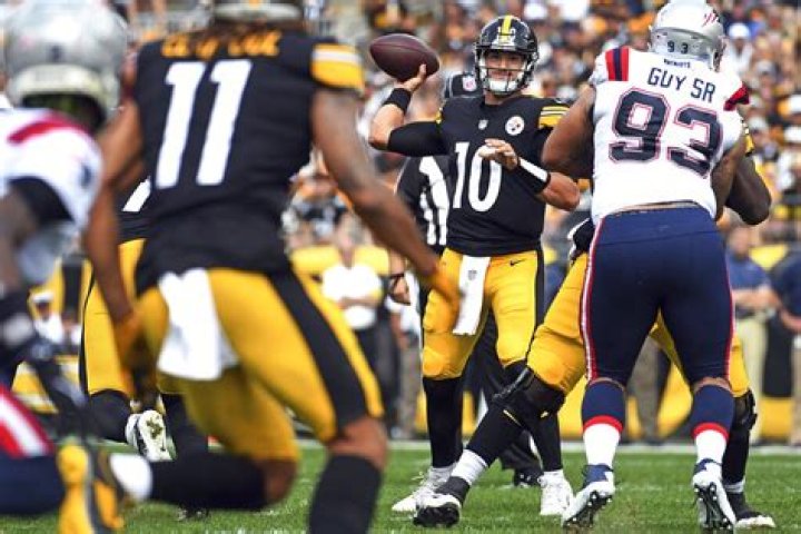 What is Mitch Trubisky win loss record?