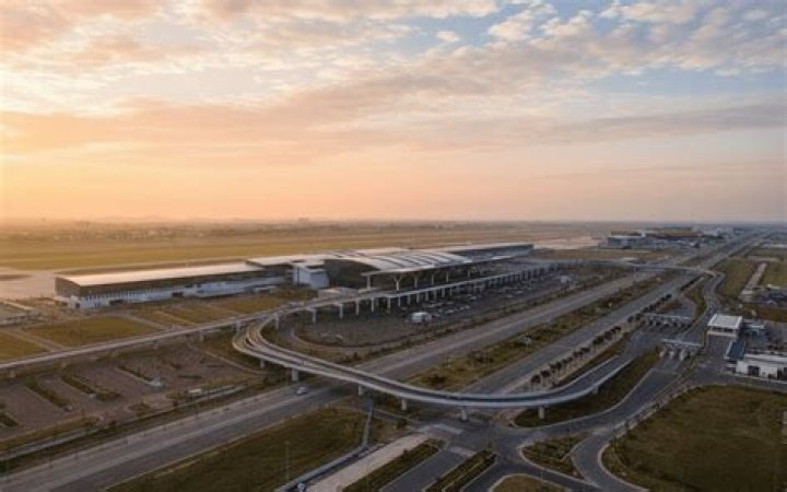 What is the closest major airport to Bandon Oregon?