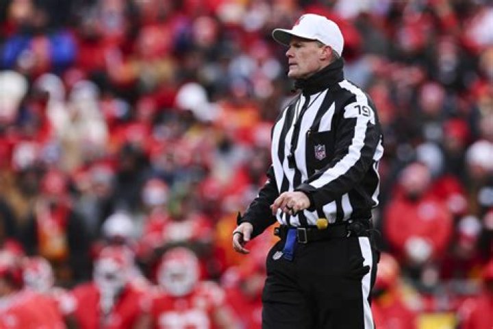 What NFL referee just passed away?