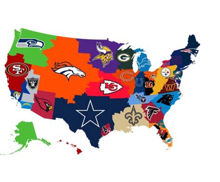 What NFL team has the largest female fan base?