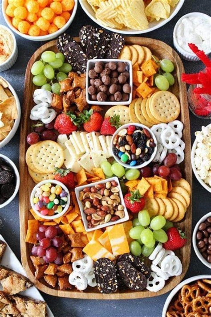 What to serve as snacks for guests?