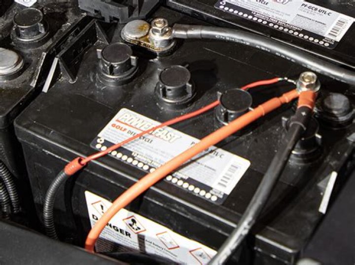 What type of battery does a golf cart use?