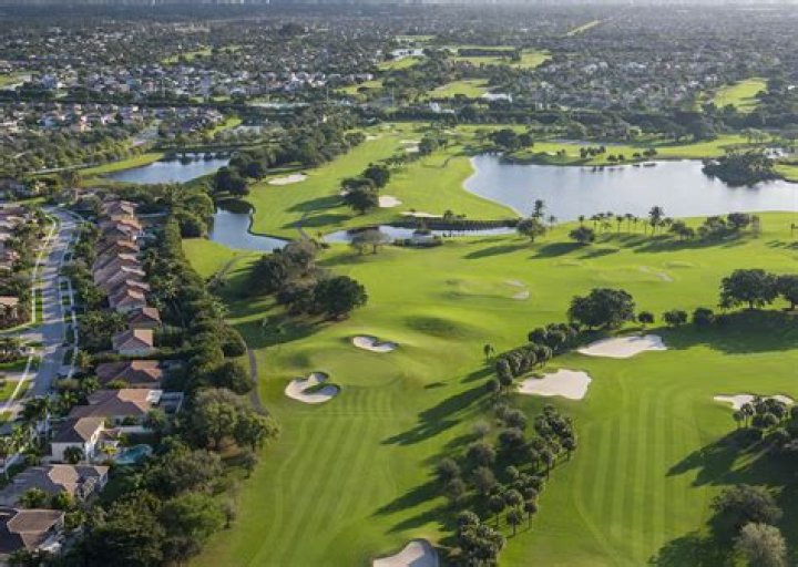 What US city has the most golf courses per capita?