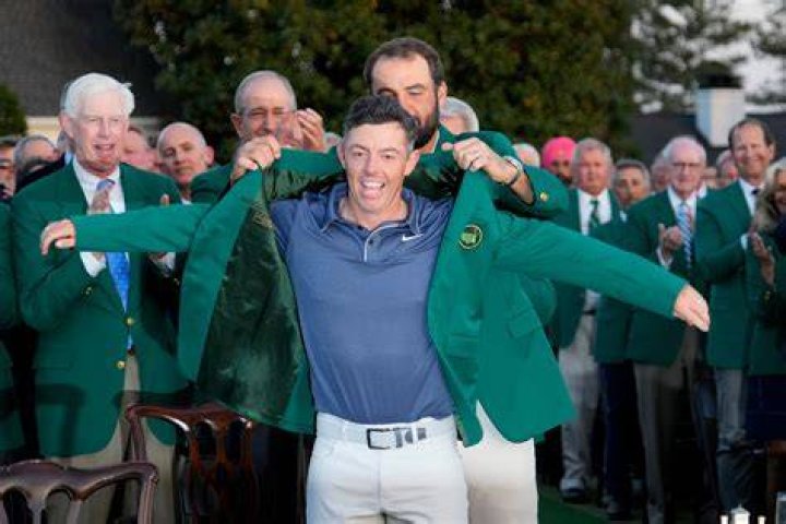 When did golfers start marking their ball on the green?