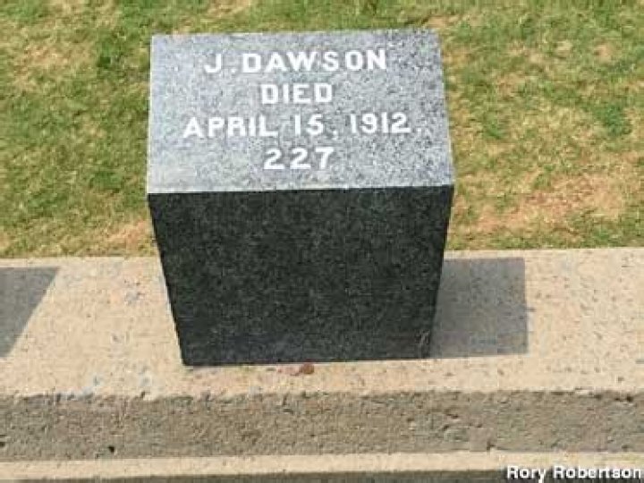 Where is Jack Dawson buried?